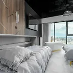 Hanza Tower Sky Lux 17th Floor Apartamento
