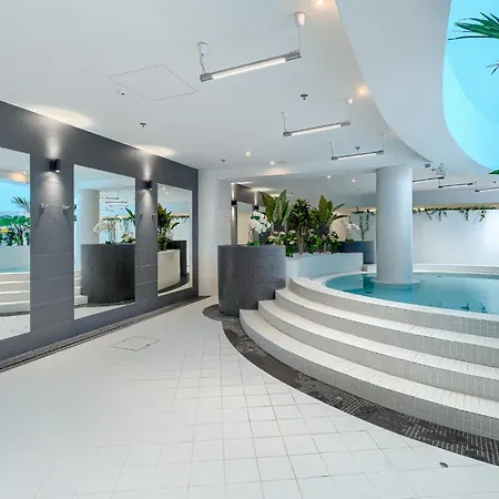 Hanza Tower Sky Lux 17th Floor 아파트 *