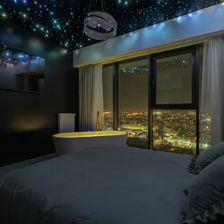 Hanza Tower Sky Lux 17th Floor 슈체친