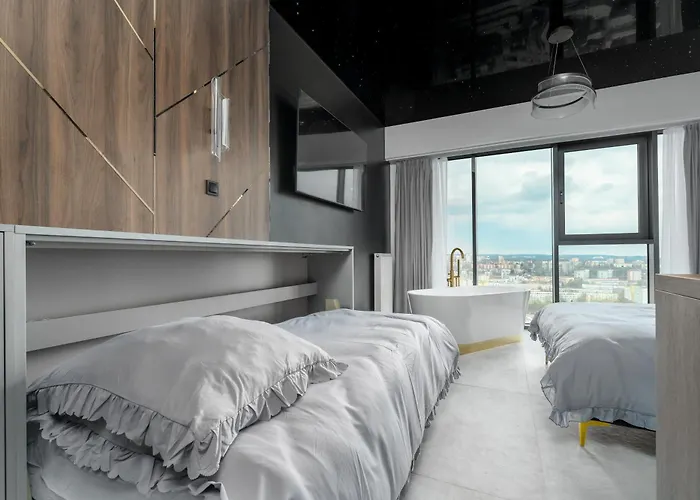 Hanza Tower Sky Lux 17th Floor 아파트